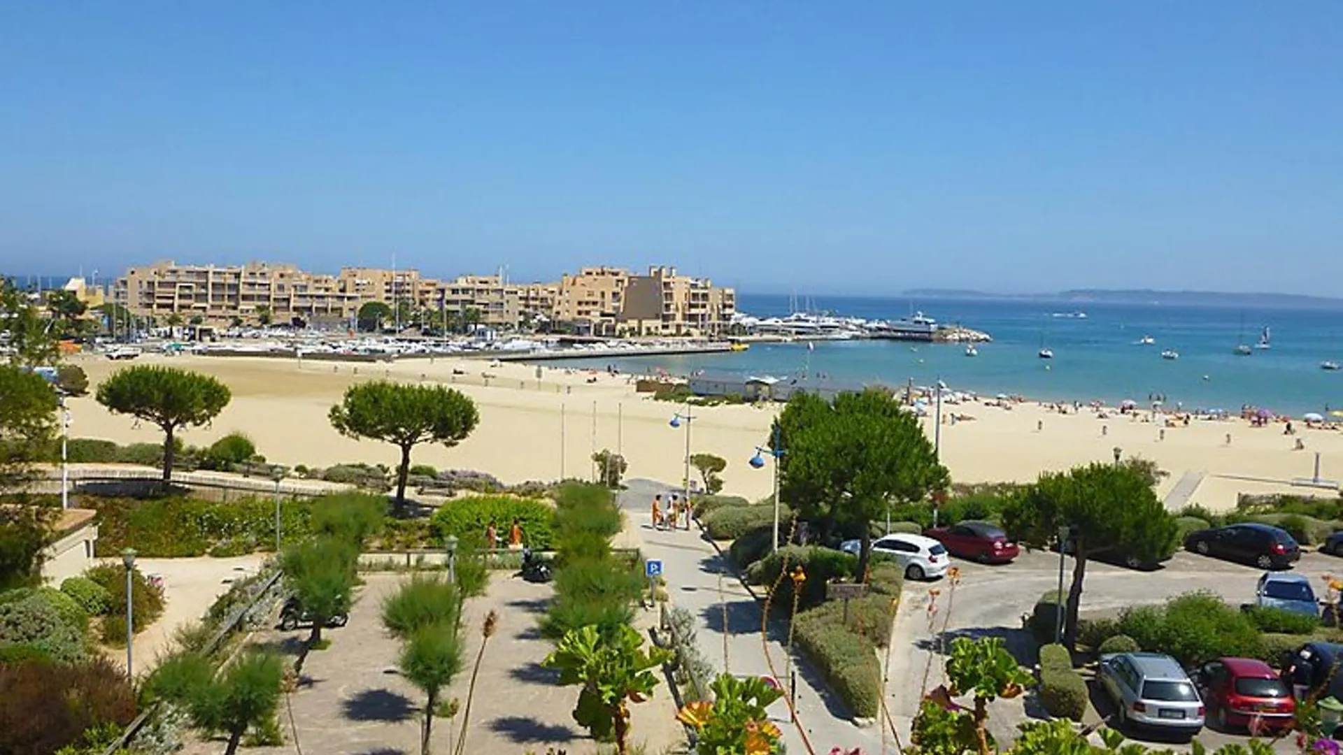 Studio 2 Couchages A 350M De La Plage Avec Balcon Et Parking, Bormes-Les-Mimosas - Fr-1-251-728 0*,  فرنسا